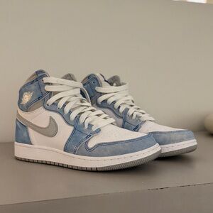Air Jordan 1 Retro High OG "Hyper Royal" sneakers W 7.5 / M-Y 6